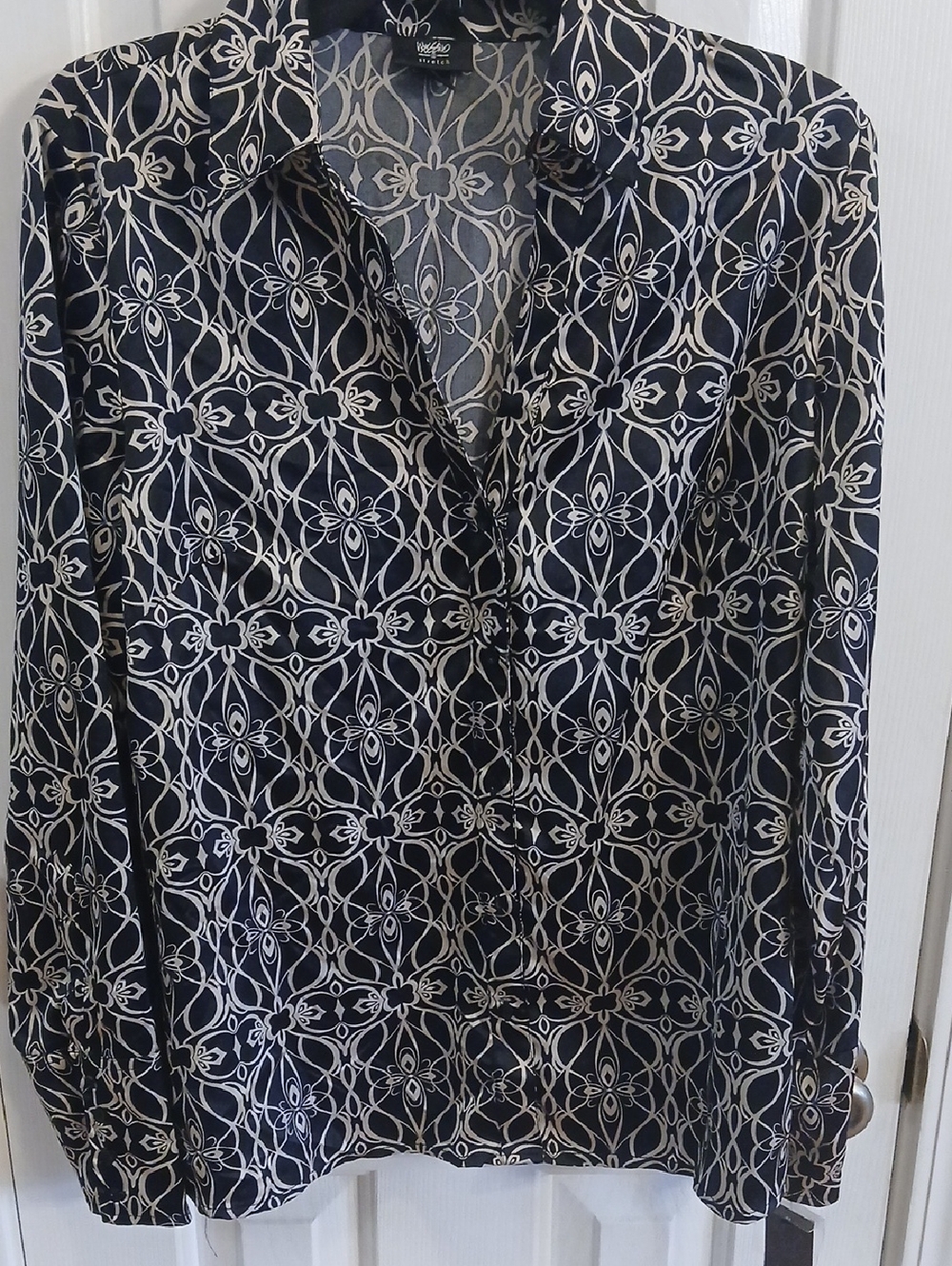 Mossimo Women's Black And White Geo Print Button-Front Blouse